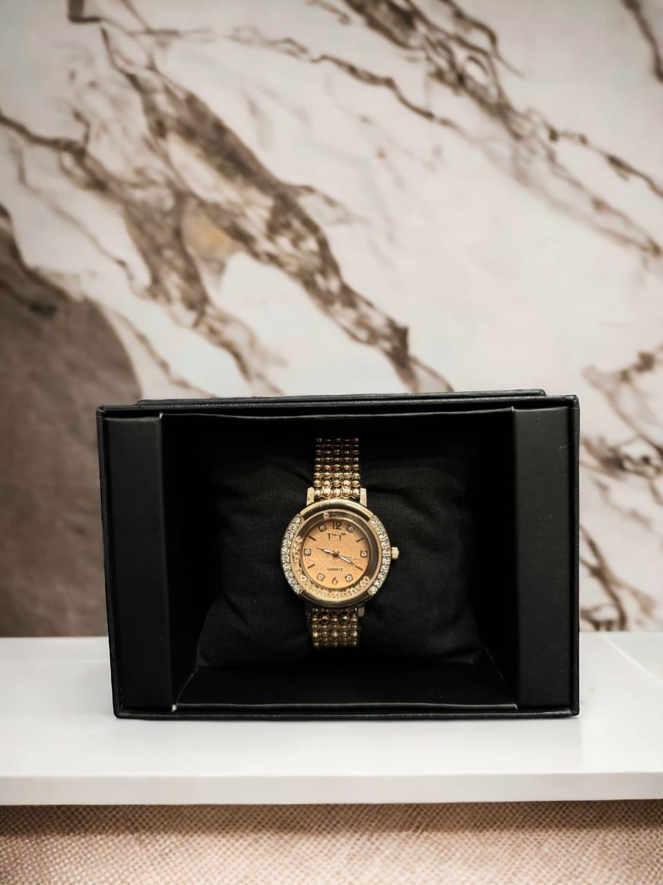Elegant Stainless Steel Chain Watch for Women – Silver & Golden ( Analog watch ) .