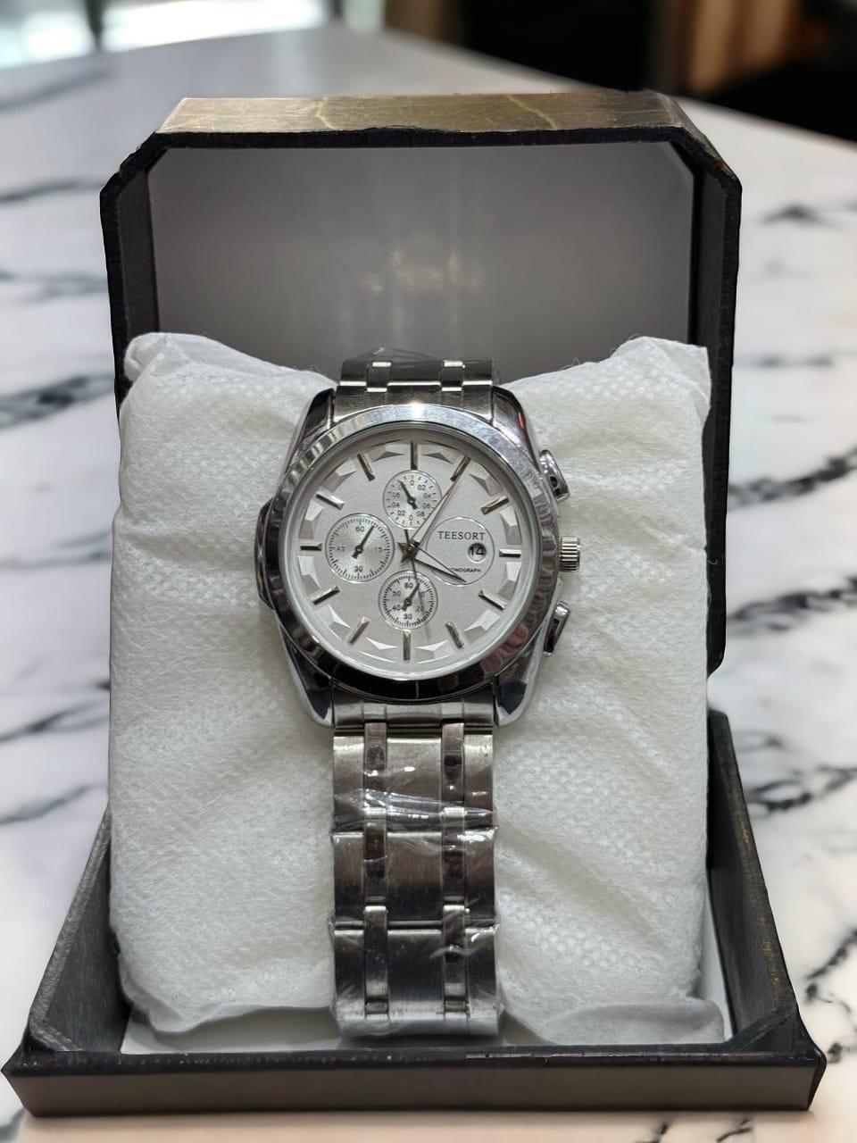 Men’s Silver Quartz Analogue Watch – Steel Chain Strap .