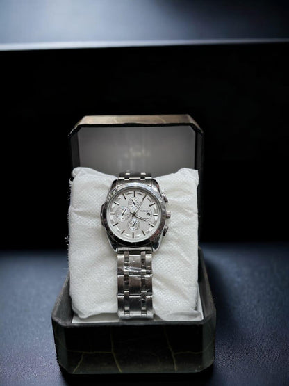 Men’s Silver Quartz Analogue Watch – Steel Chain Strap .