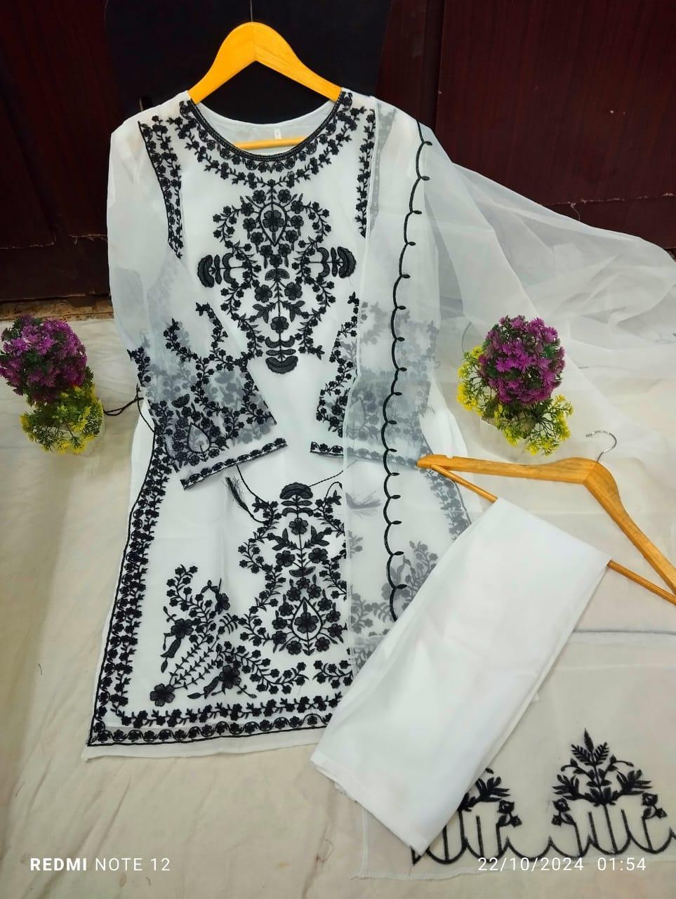 Elegant 3-Piece Embroidered White Organza Suit – Premium Festive Wear for Women .