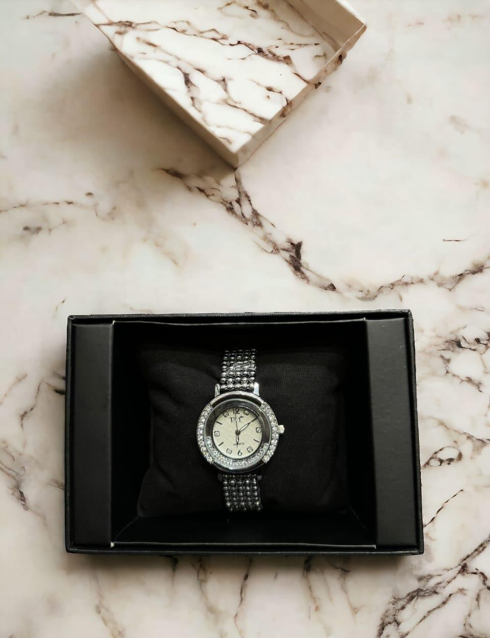 Elegant Stainless Steel Chain Watch for Women – Silver & Golden ( Analog watch ) .